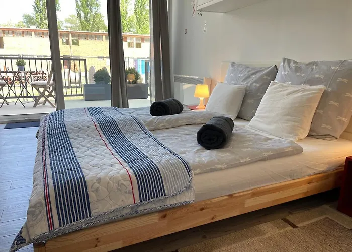 Апартаменты Albert Apartman Balatonbereny
